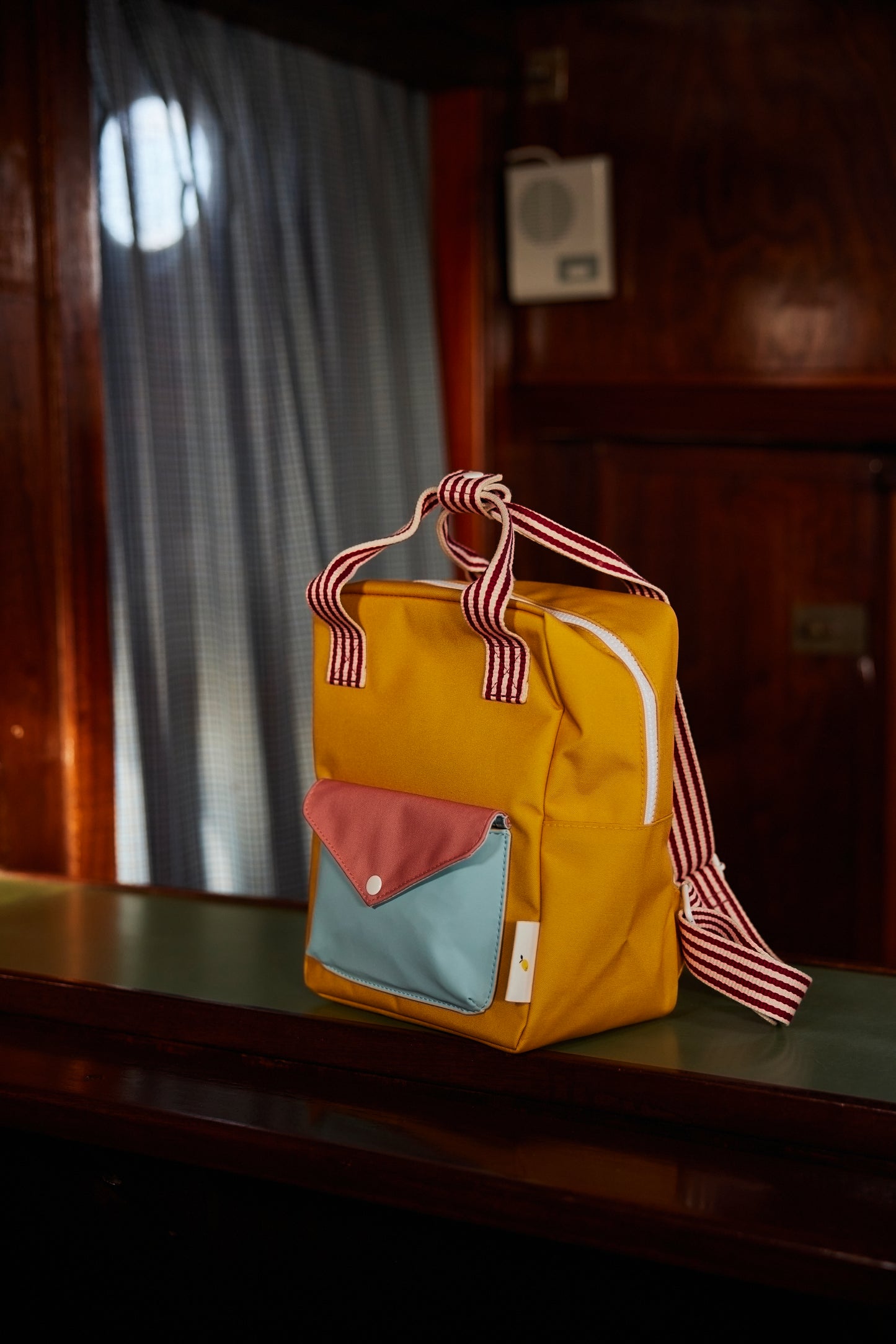 Rugtas klein Envelope - Submarine yellow